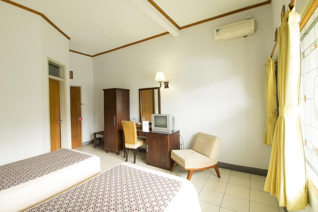 Reddoorz @ Setrasari Hotel Bandung Szoba fotó