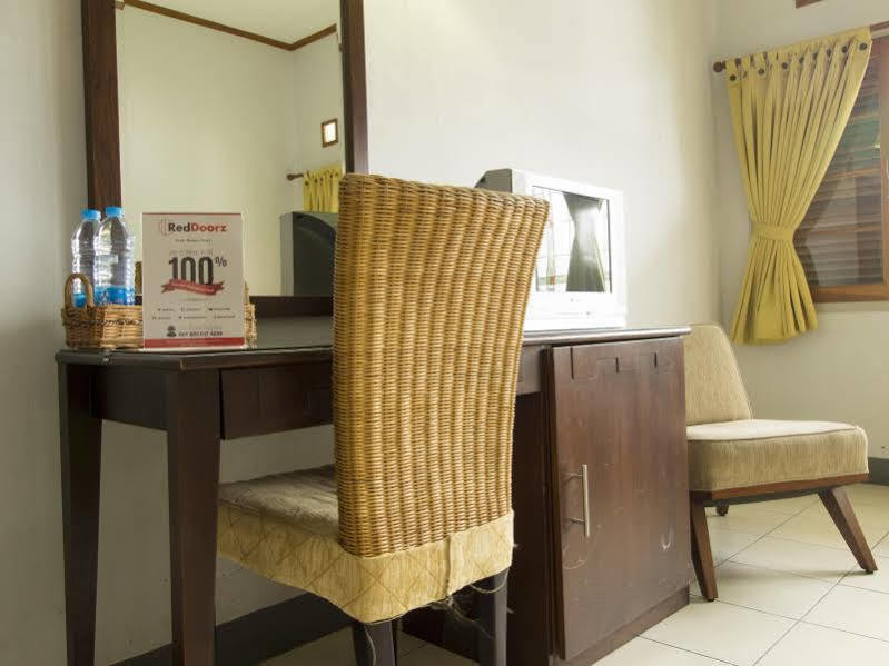 Reddoorz @ Setrasari Hotel Bandung Kültér fotó